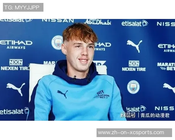 他是我踏入足球世界的引路人 从小崇拜到如今的足球梦想 他是我踏入足球世界的引路人 从小崇拜到如今的足球梦想